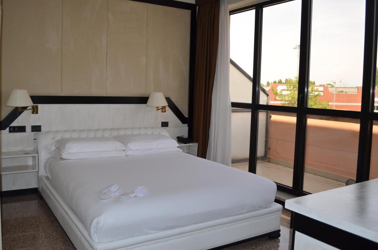 Hotel Diamante Corbetta Екстериор снимка