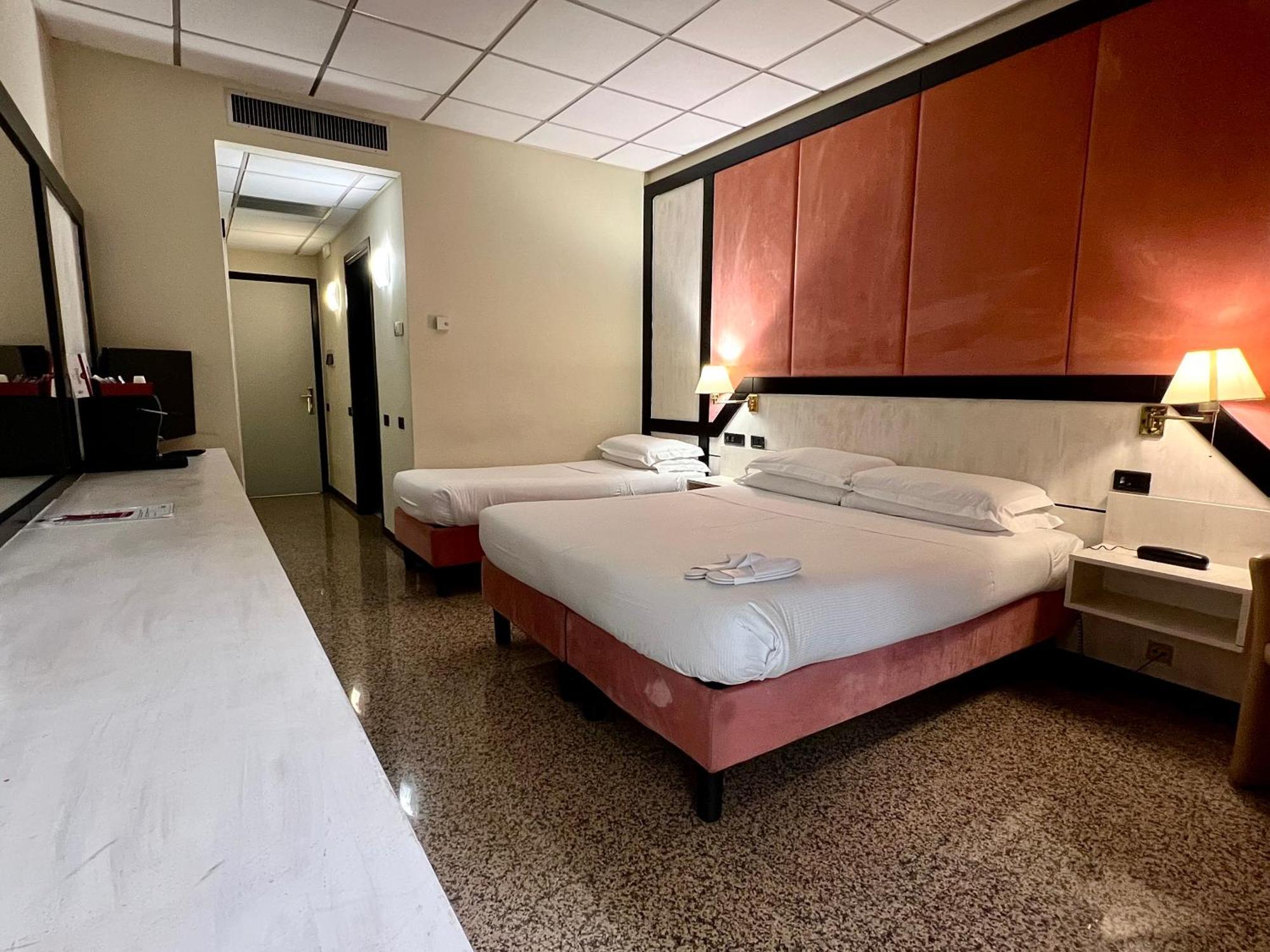 Hotel Diamante Corbetta Екстериор снимка