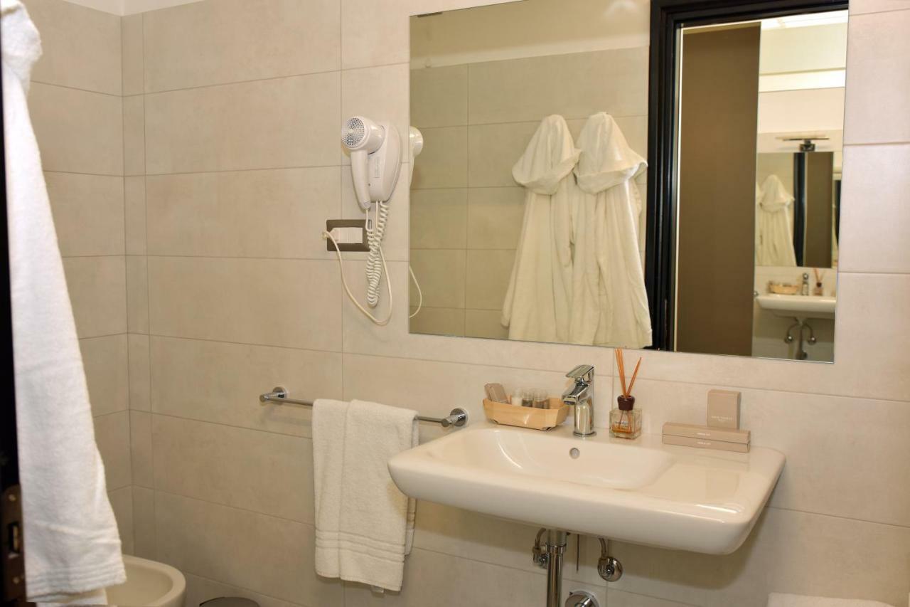 Hotel Diamante Corbetta Екстериор снимка